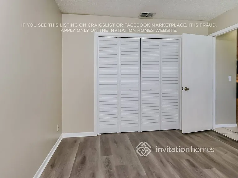 1132 Essex Dr — Photo 9