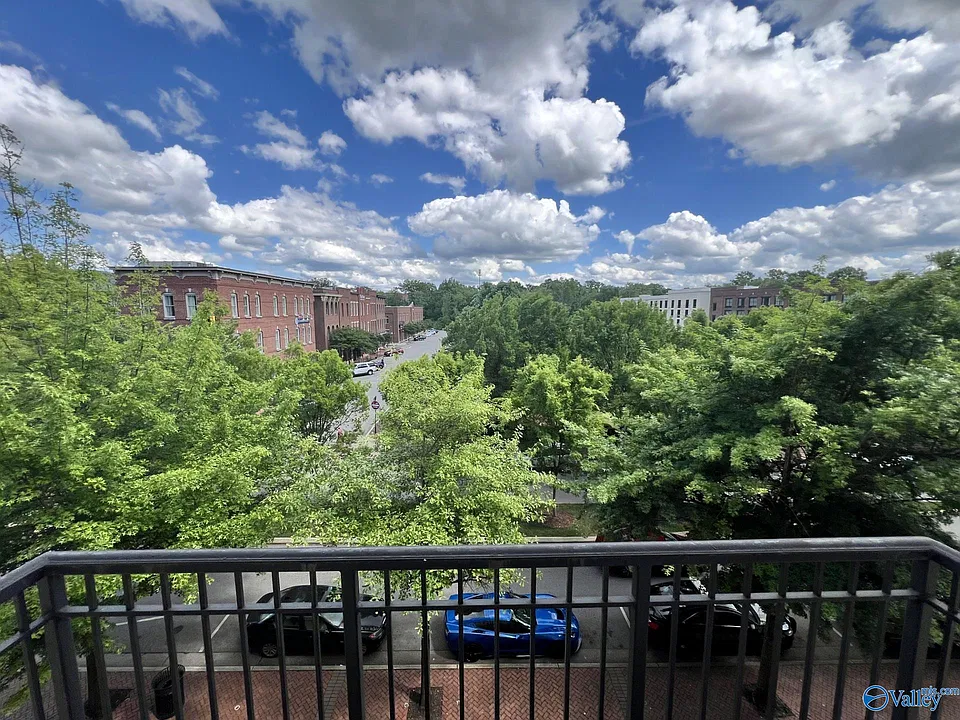 445 Providence Main St NW #303