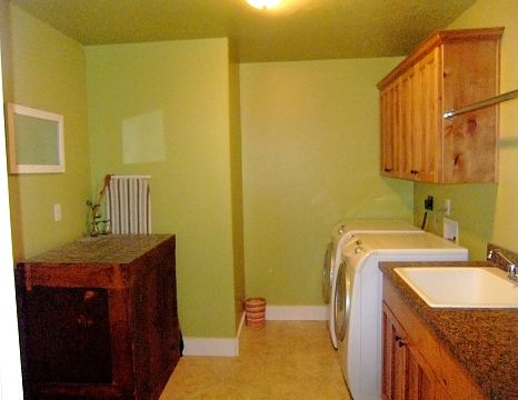 Main level laundry room