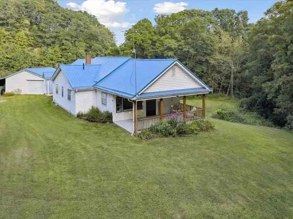 210 Sweetwood Ln, Cleveland, VA 24225