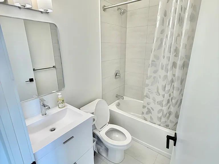 33 Erie Ave #1012 — Photo 7