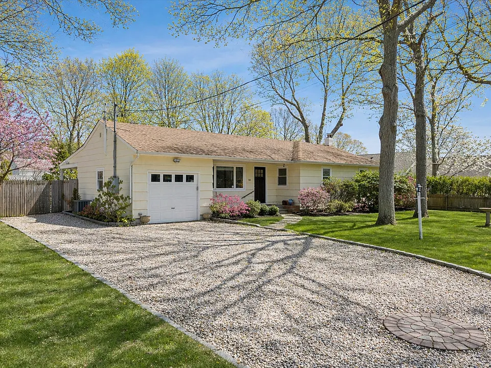 50 Hazelwood Ave