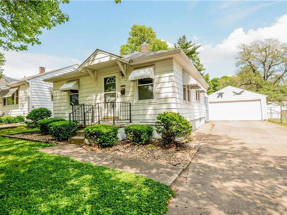 1st image of 1090 N Oakcrest Ave