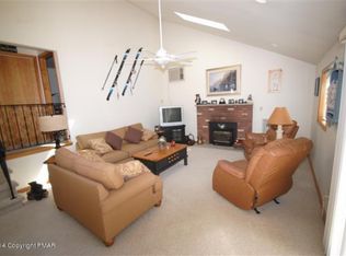 139 Safro Ct, Pocono Lake, PA 18347