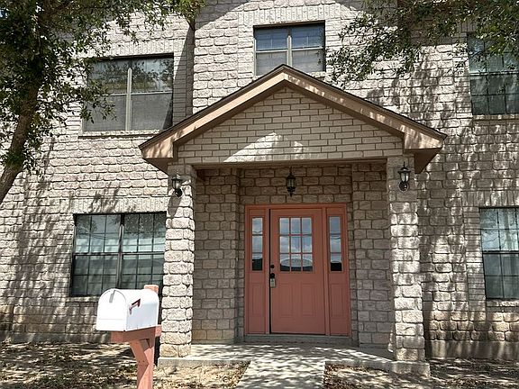 2nd image of 603 E 8th St #C