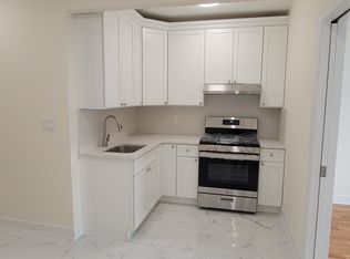 25-95 37th St #2C, Astoria, NY 11103