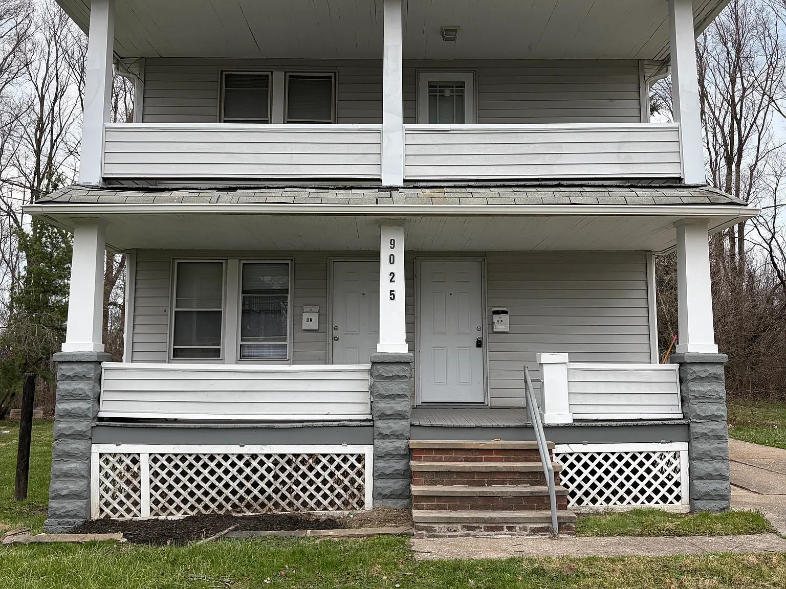 2 bed, 672 sqft, $1,050 — Photo 1