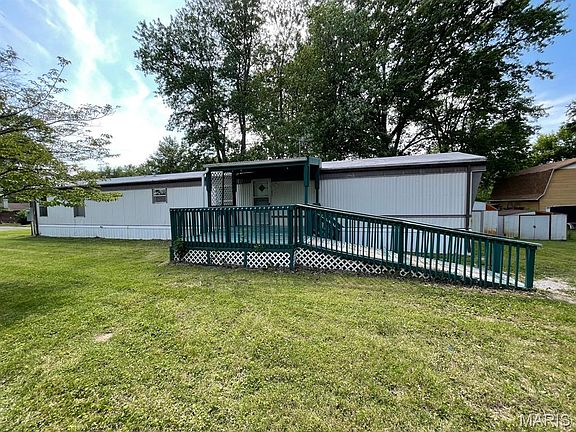 2nd image of 105 Edgewood Dr