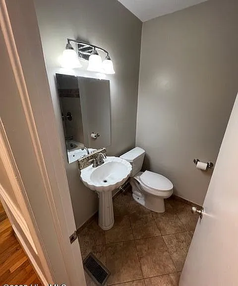 102 W Berkshire Rd — Photo 14