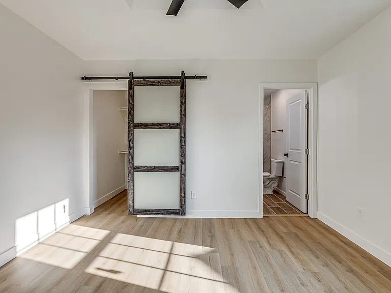 1723 W Park Pl — Photo 32