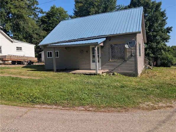 10114 Chestnut St SE, Corning, OH 43730