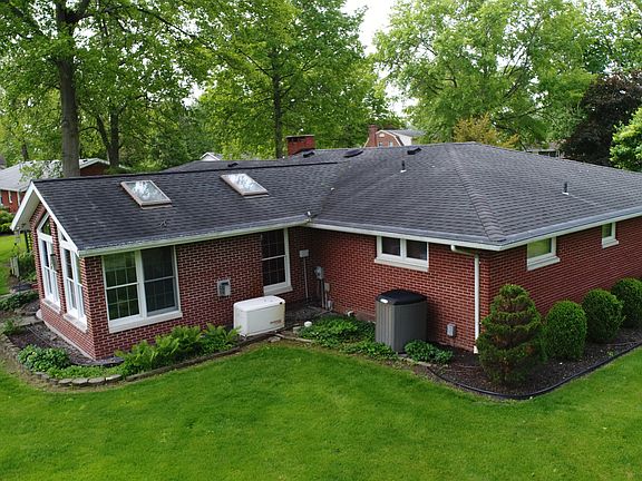 2nd image of 113 E Willow Run Dr