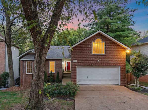 824 N Woodstone Ln, Nashville, TN 37211