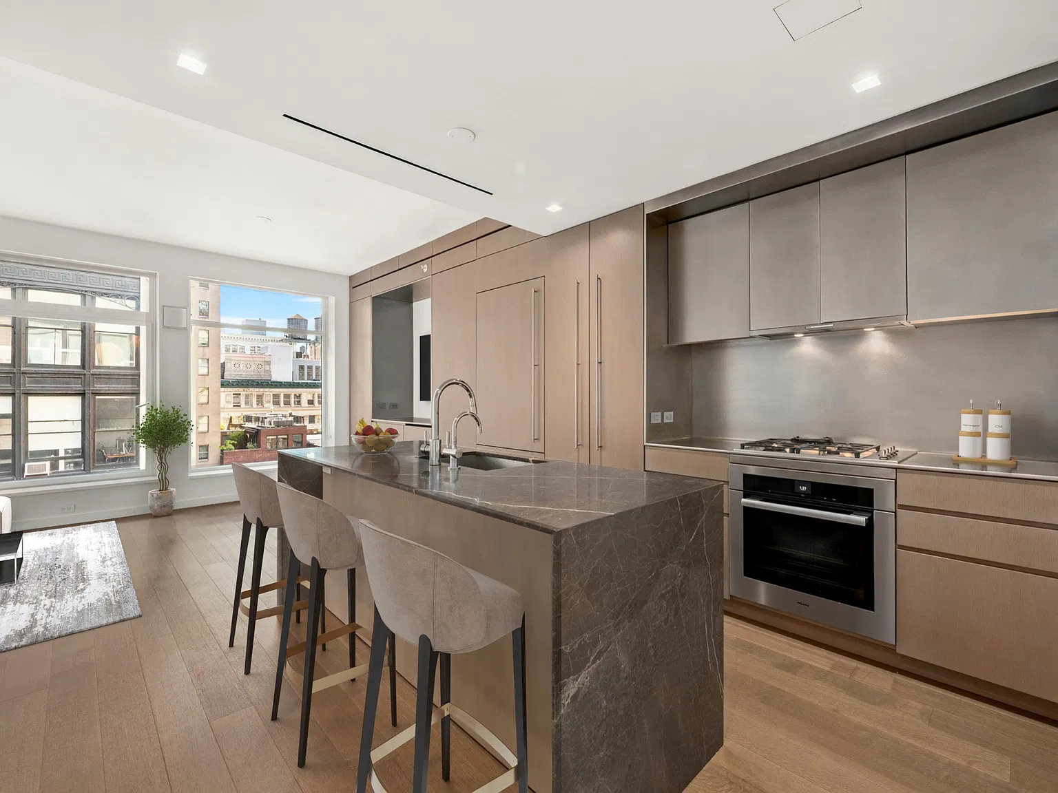21 West 20th Street — Photo 2