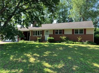 10 Play Rd, Enfield, CT 06082