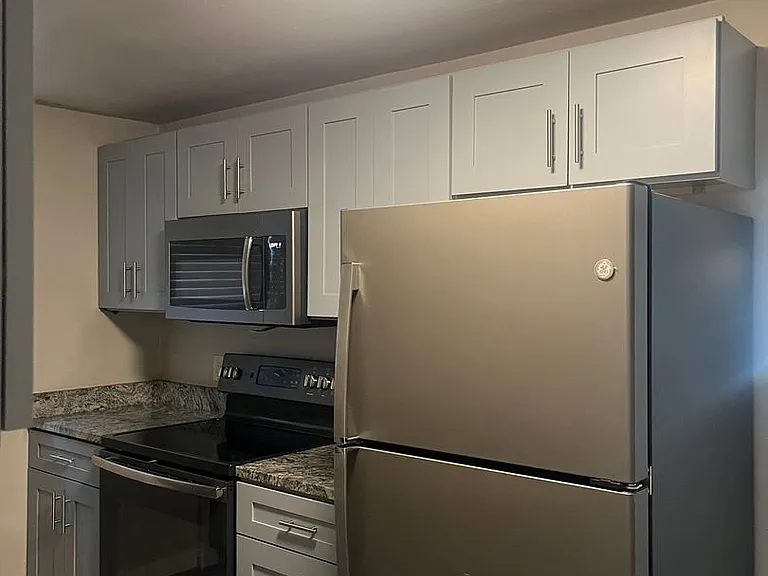913 S 1st Ave — Photo 3