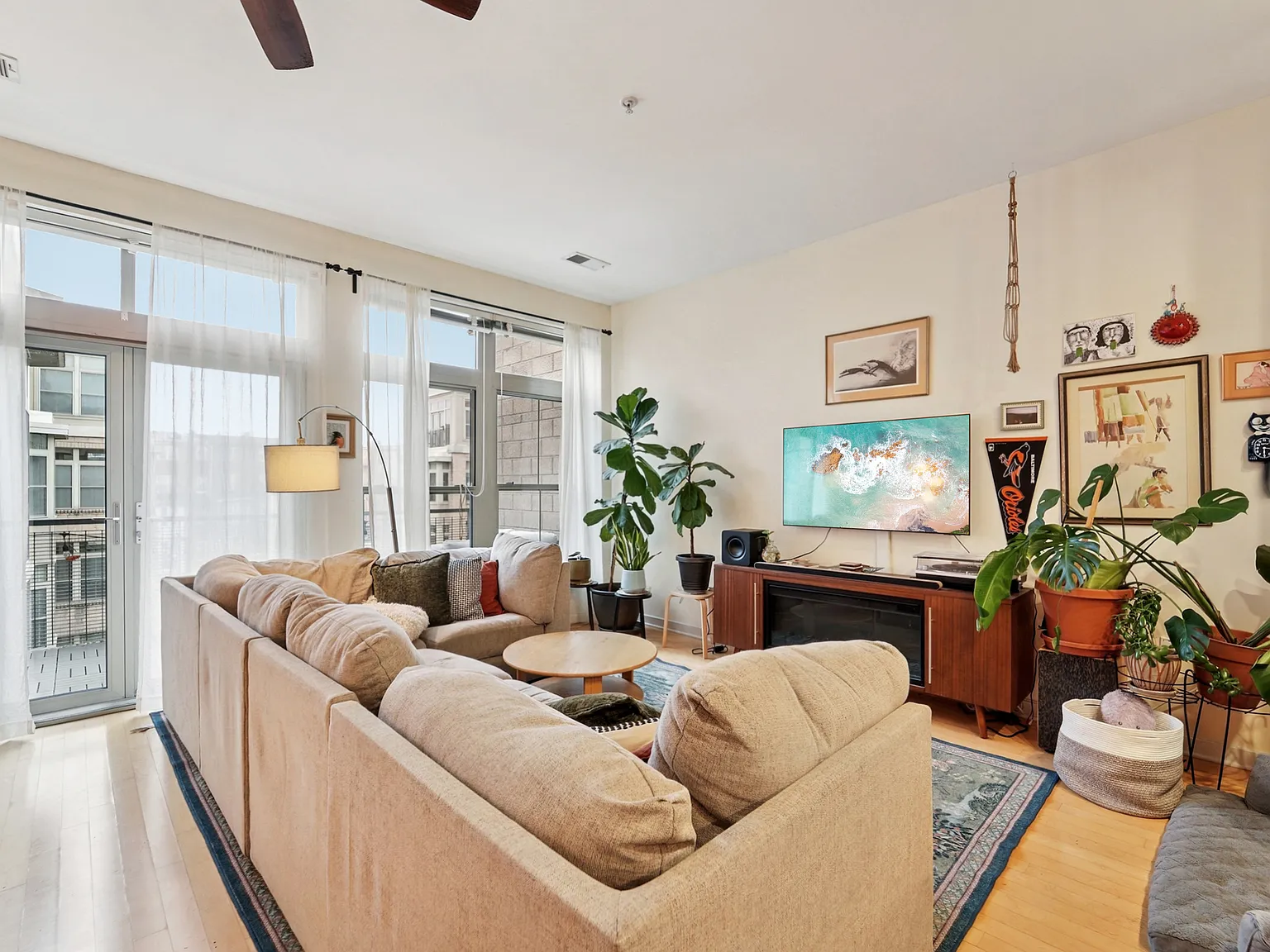 2 bed, 1468 sqft, $2,300 — Photo 2