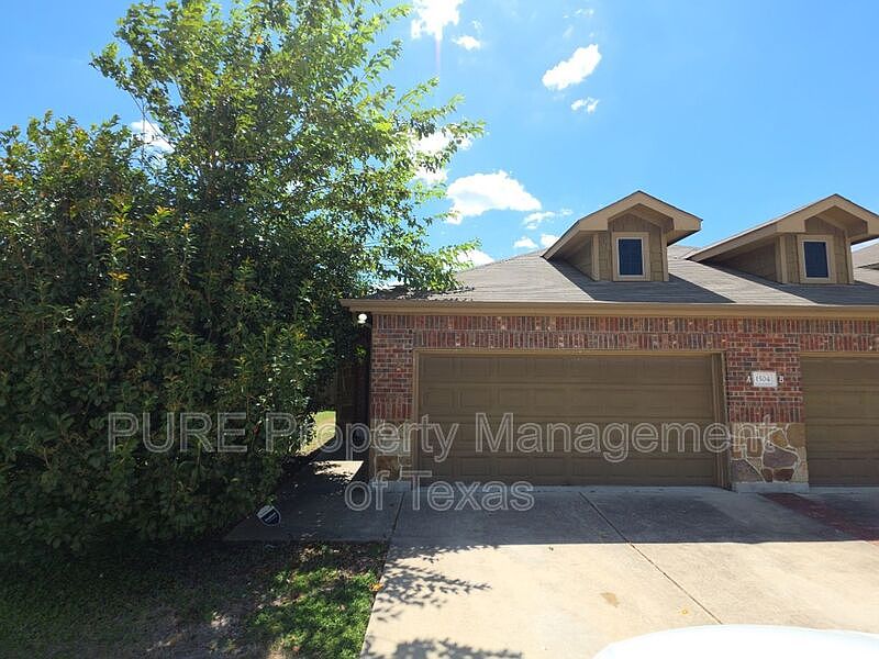 1st image of 1504 Muirfield Bend Dr #A