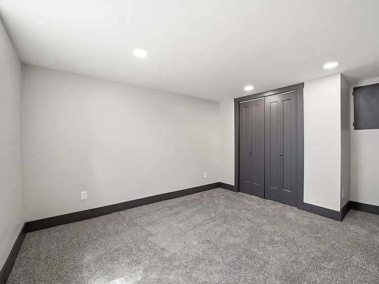 330 Jefferson St — Photo 44