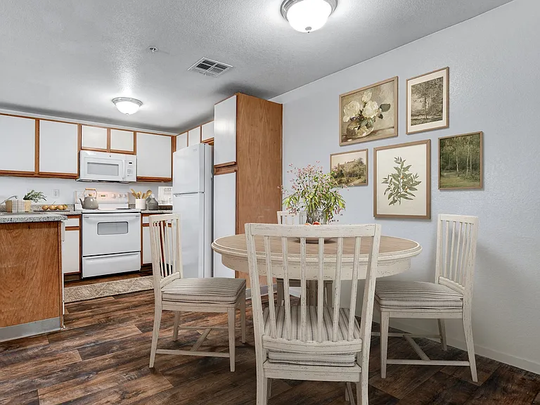 Maryland Villas Apartments — Photo 3