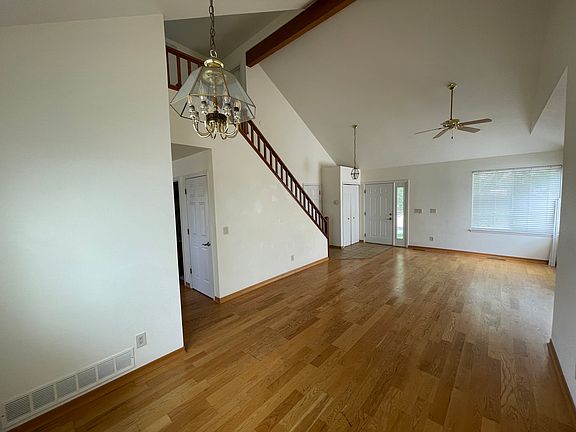 4th image of 720 Owl Dr