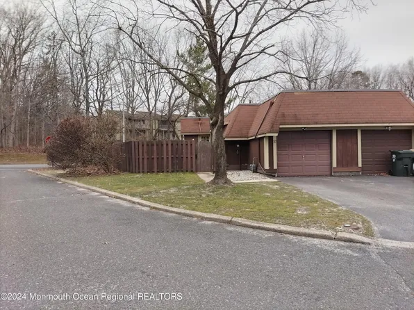 37 Blue Jay Court, Howell, NJ 07731
