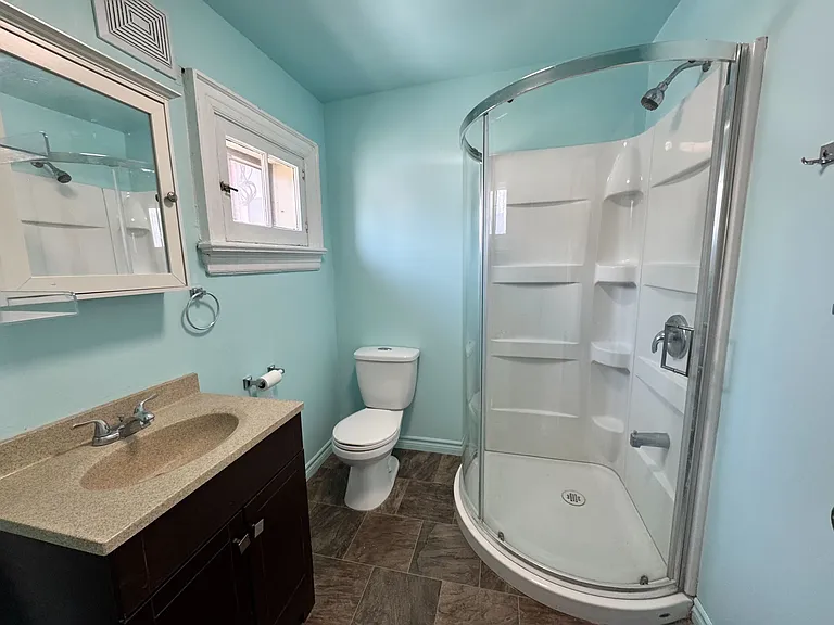 82 Owen St — Photo 14