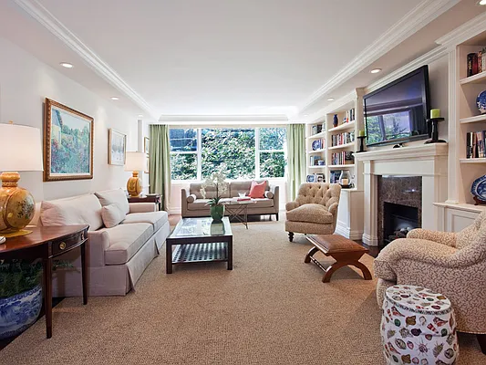 Sold by Sotheby's International Realty | media 3