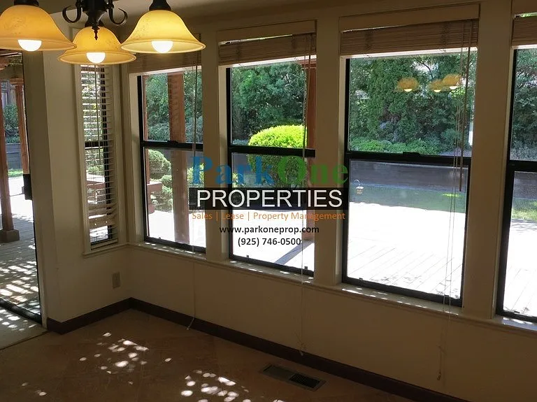 1245 Crown Ct — Photo 15
