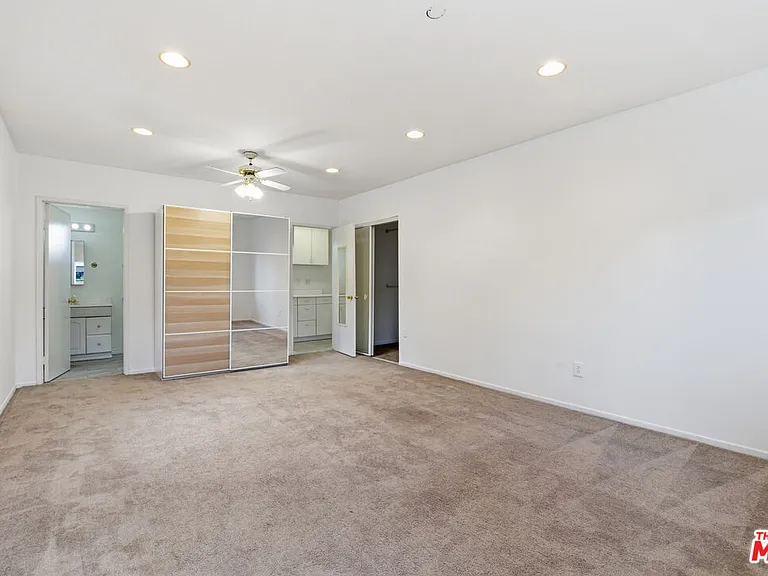 12811 Cumpston St — Photo 38