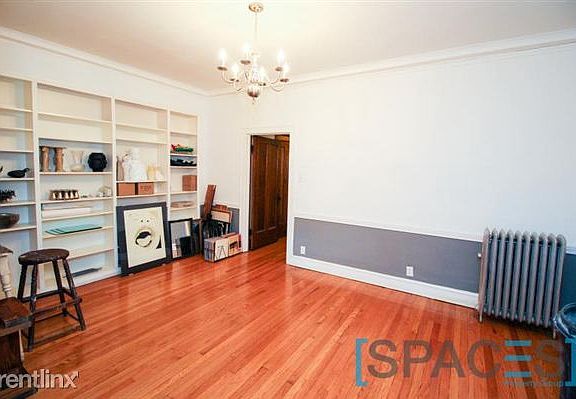 5th image of 1427 W Rosemont Ave #2E