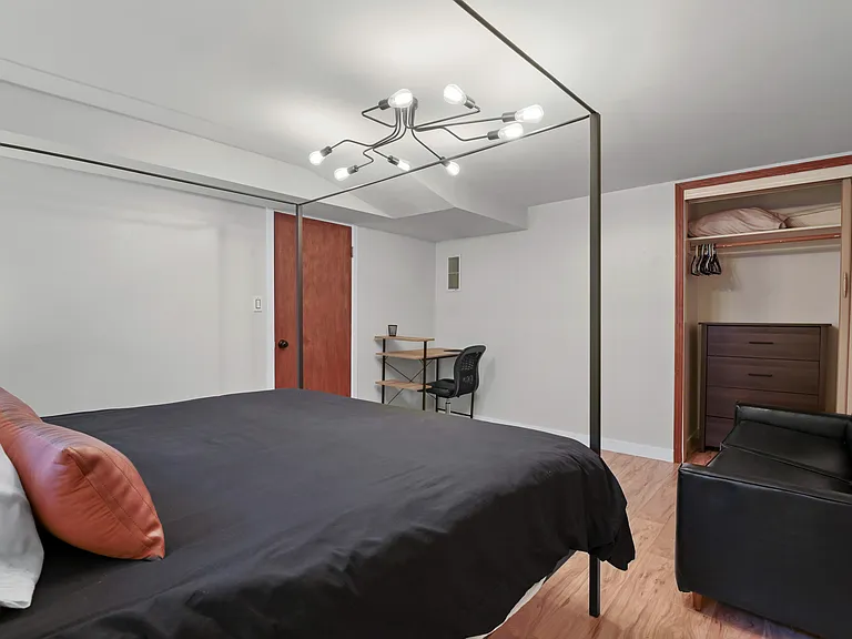 6517 N Stevens St — Photo 32