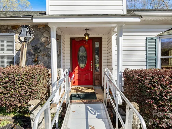 188 Oak Forest Cir, Gaffney, SC 29341