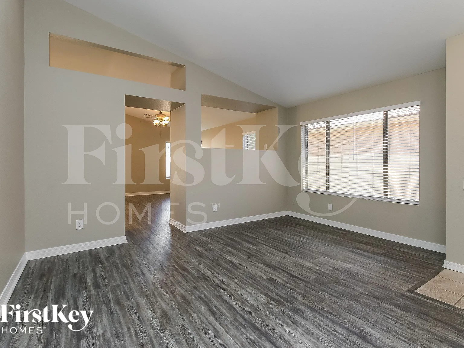 3 bed, 2.0 bath, 1446 sqft, $2,450 — Photo 4