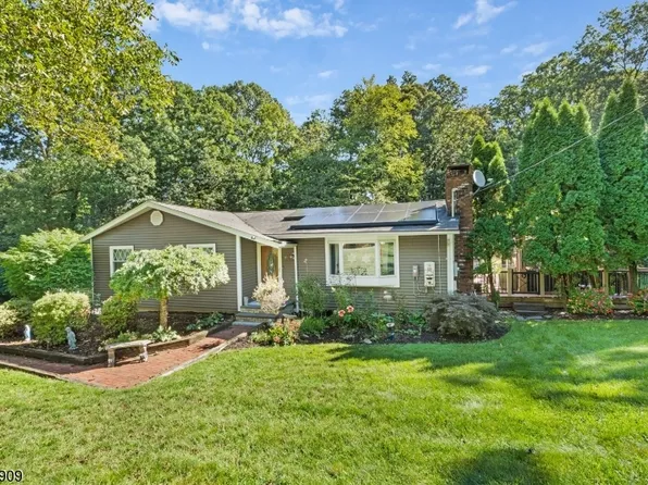 6 Lejay Court, Roxbury Twp., NJ 07885