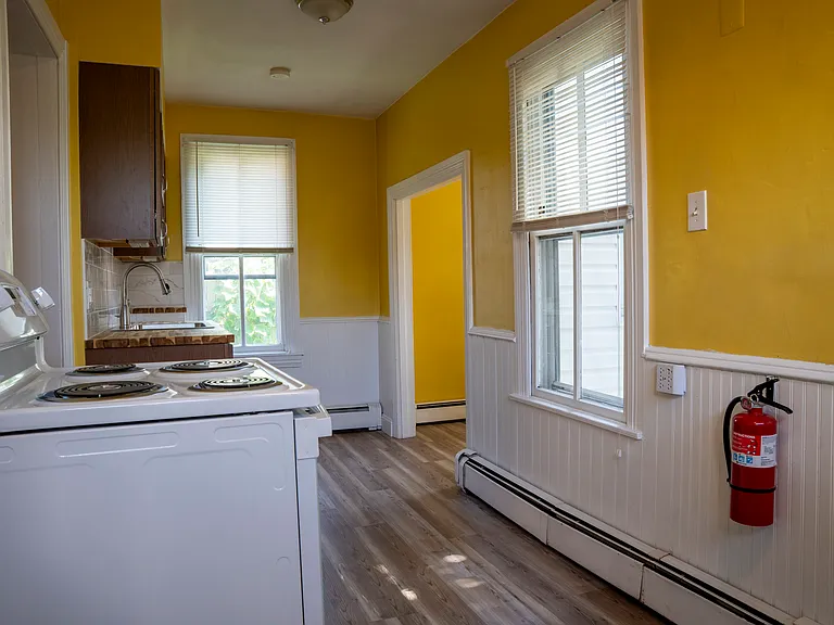 462 N Charlotte St #B — Photo 15