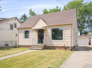 19203 Pawnee Ave, Cleveland, OH 44119