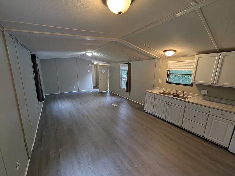 135 Ransdell Ln — Photo 3