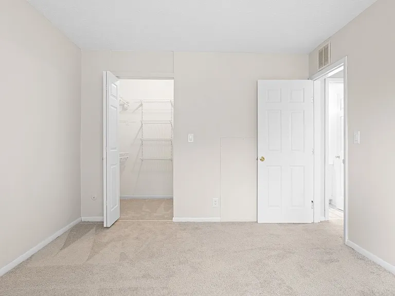 The Hillcrest Apartments — Photo 57