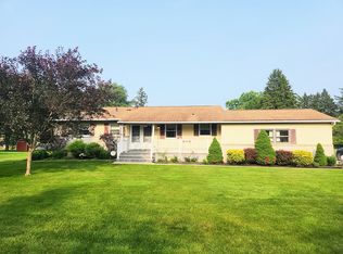 9561 Airlane Dr, Macedonia, OH 44056