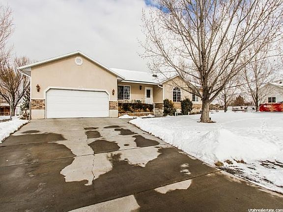 3rd image of 1821 E Stoney Mountain Dr