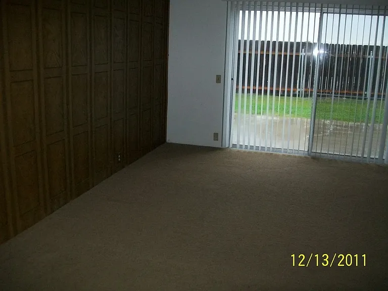 745 Rene Ct — Photo 3