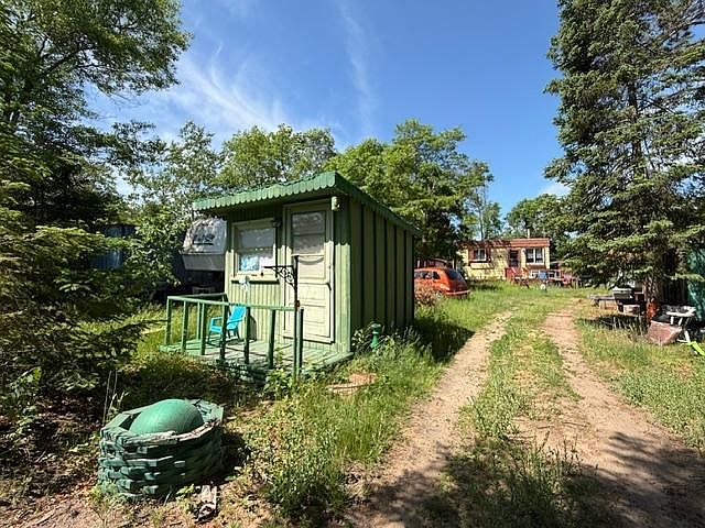 2nd image of 51215 Wildwood Rd