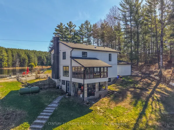 900 B New Carlow Rd, Hastings Highlands, ON K0L 2R0