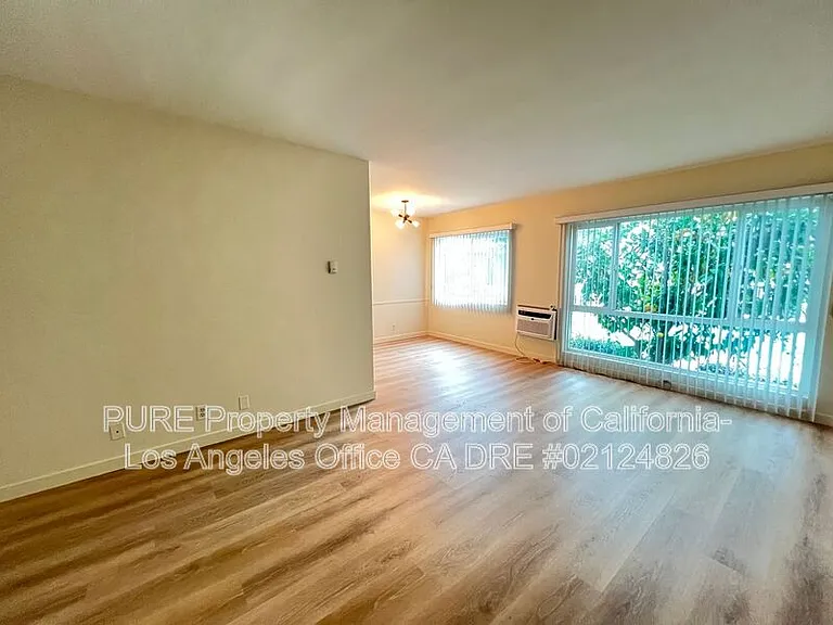 4427 Murietta Ave #19 — Photo 4