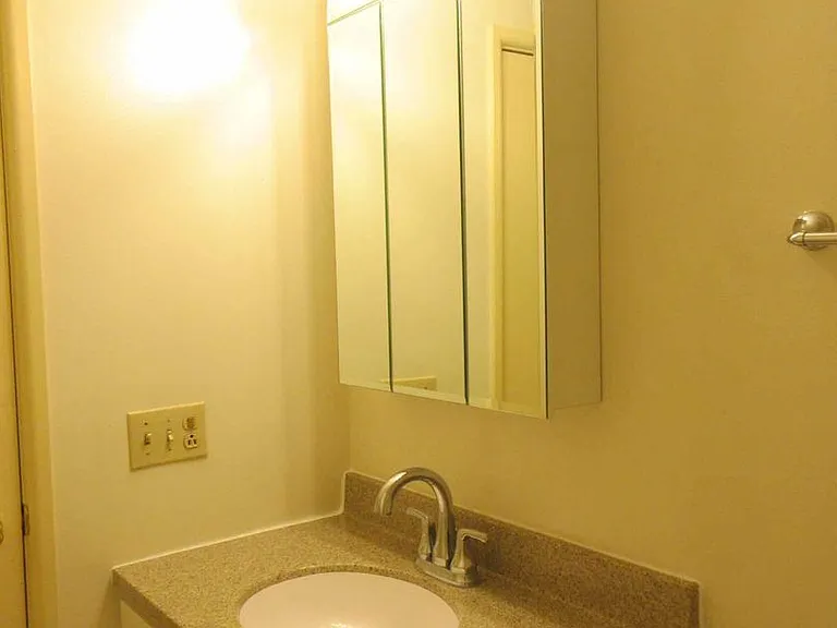 N111W15623 Vienna Ct #14 — Photo 12