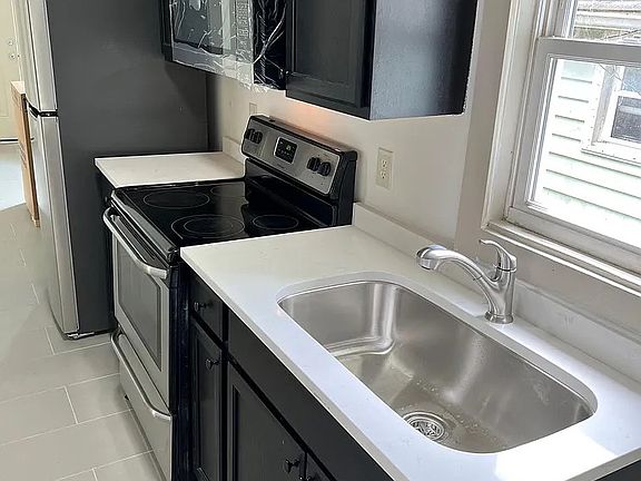 5th image of 531 Pemberton St