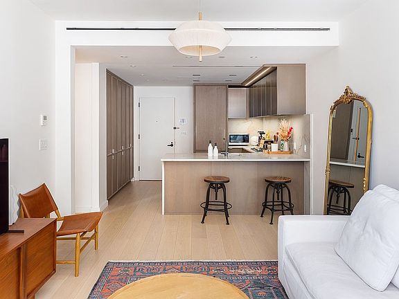 2nd image of 58 Saint Marks Pl #205