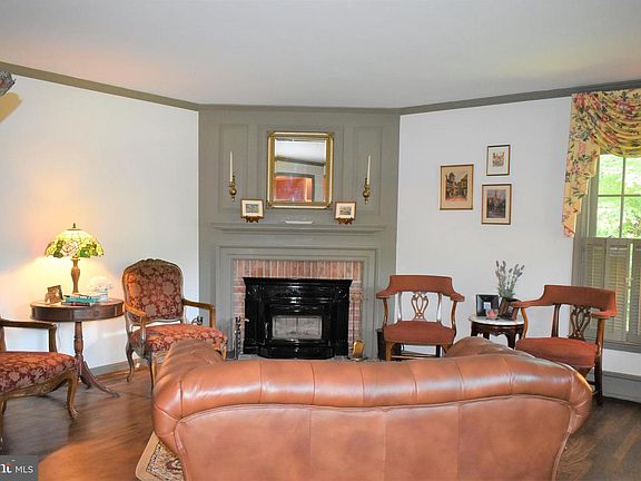4th image of 24 S Lake Way