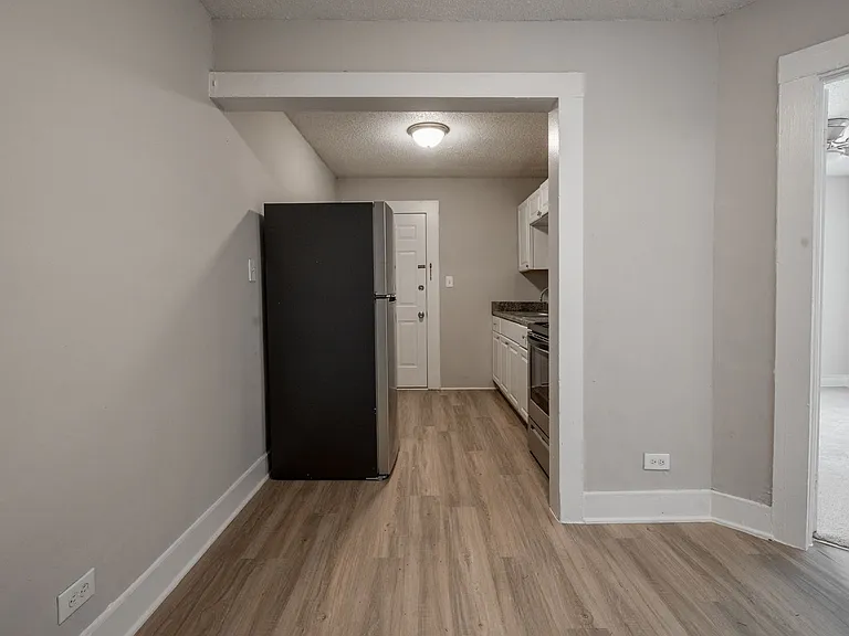 303 Raynor St — Photo 9